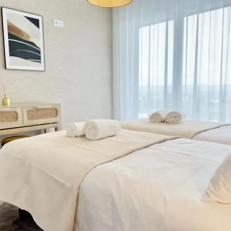 בית נופש Aurora *